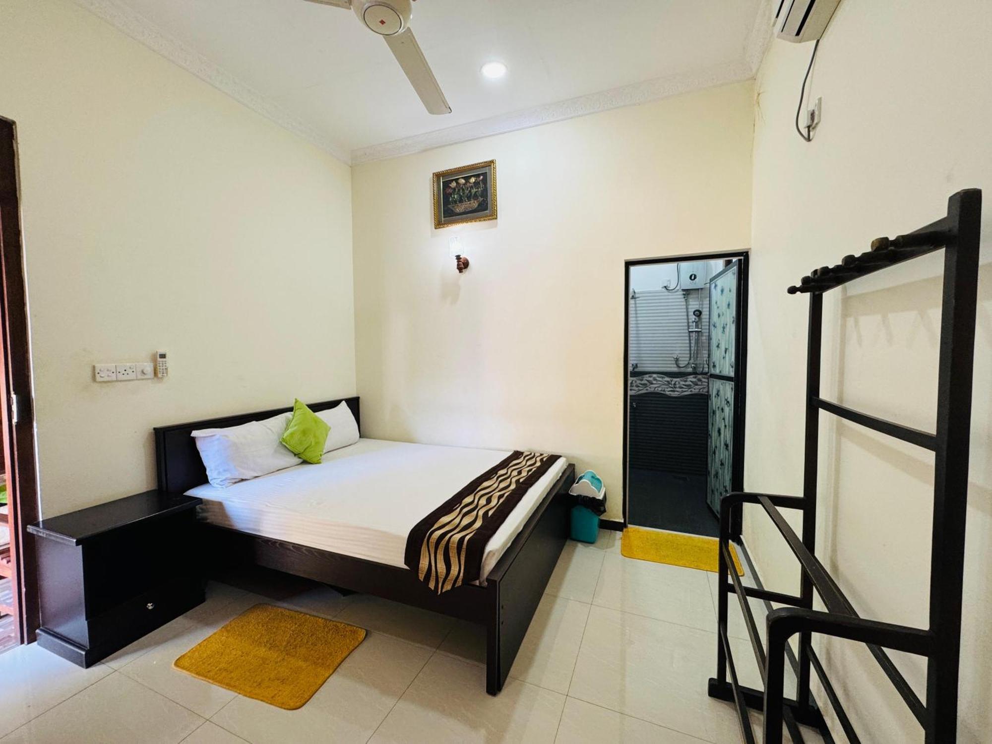 Aa Inn Trincomalee Zimmer foto