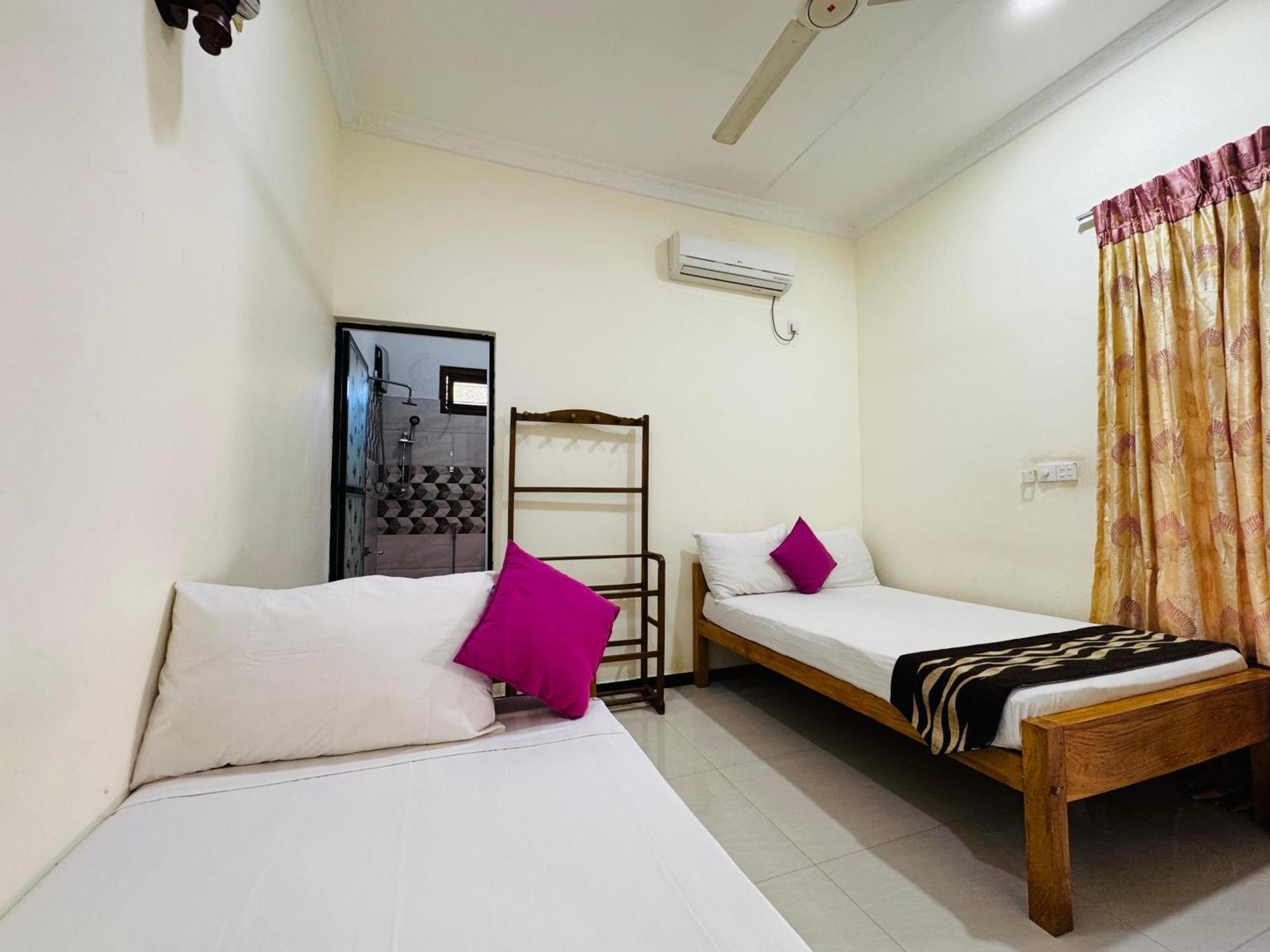 Aa Inn Trincomalee Zimmer foto