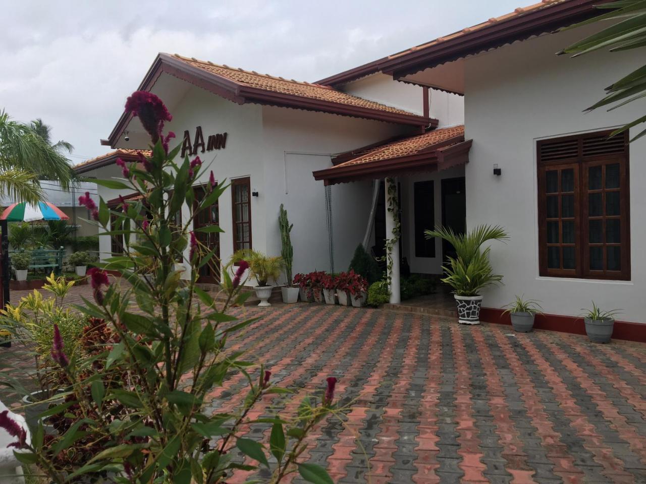 Aa Inn Trincomalee Exterior foto